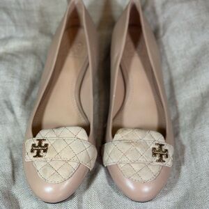 Tory Burch Women's Beige Quilted Flats